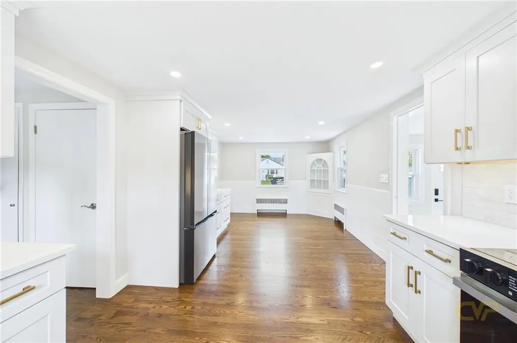 28 Eden Crest Drive Cranston RI 02920