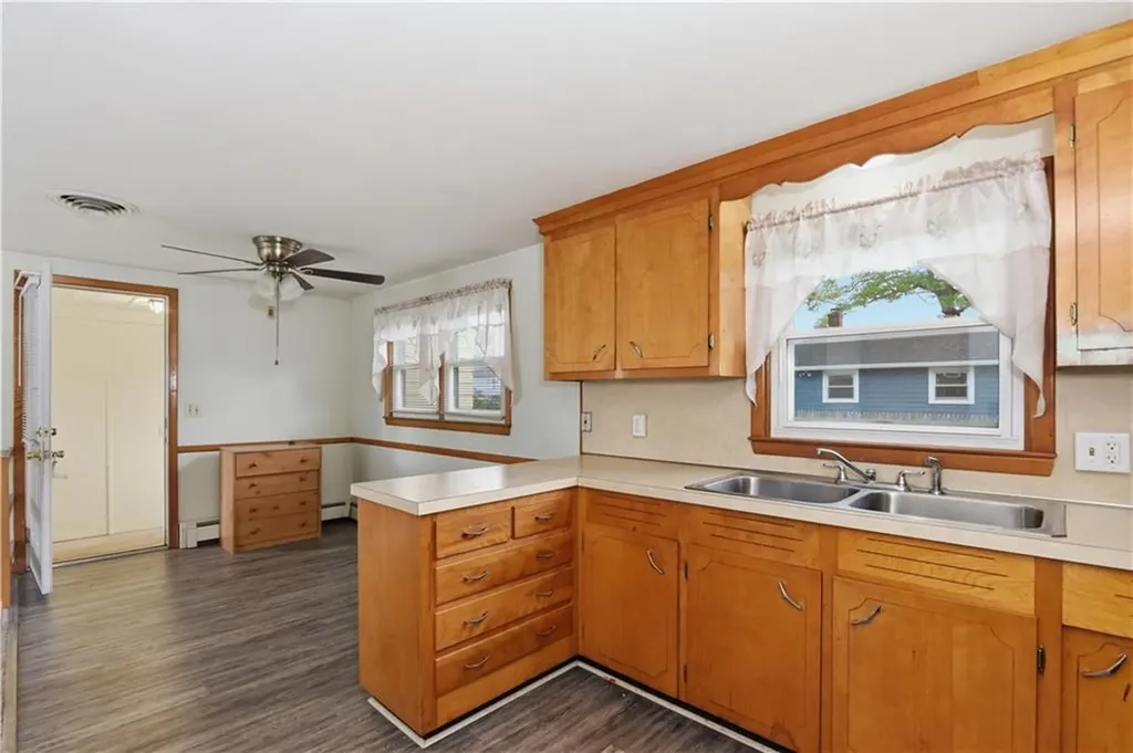 121 Fern Street Warwick RI 02889