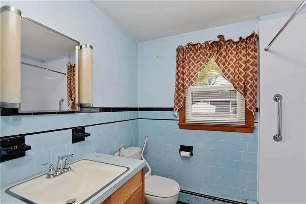 121 Fern Street Warwick RI 02889