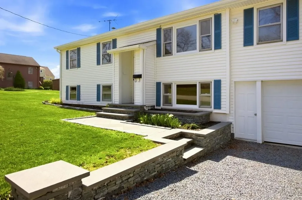 55 Mixter Street Middletown RI 02842