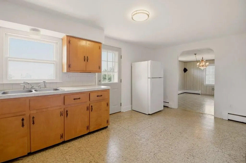 55 Mixter Street Middletown RI 02842