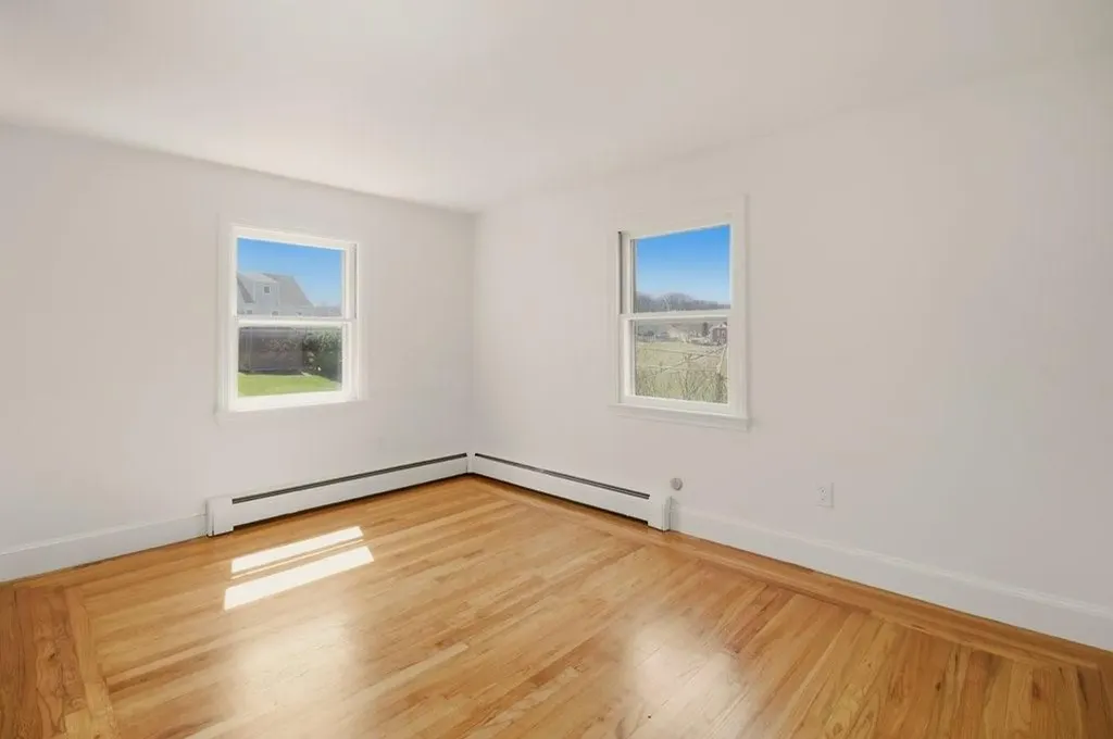55 Mixter Street Middletown RI 02842