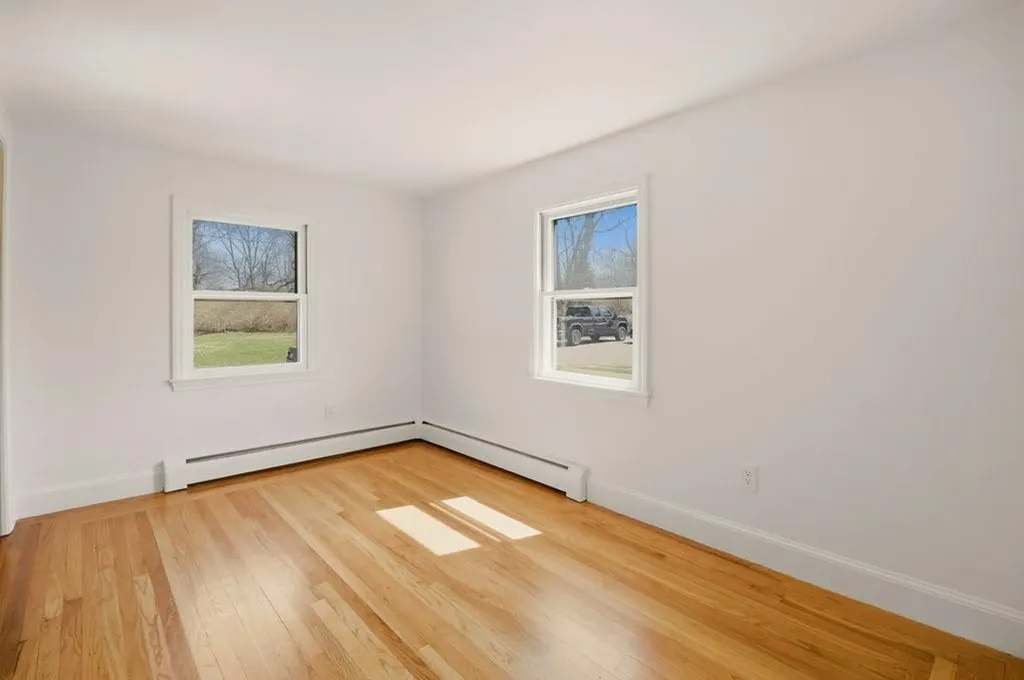 55 Mixter Street Middletown RI 02842