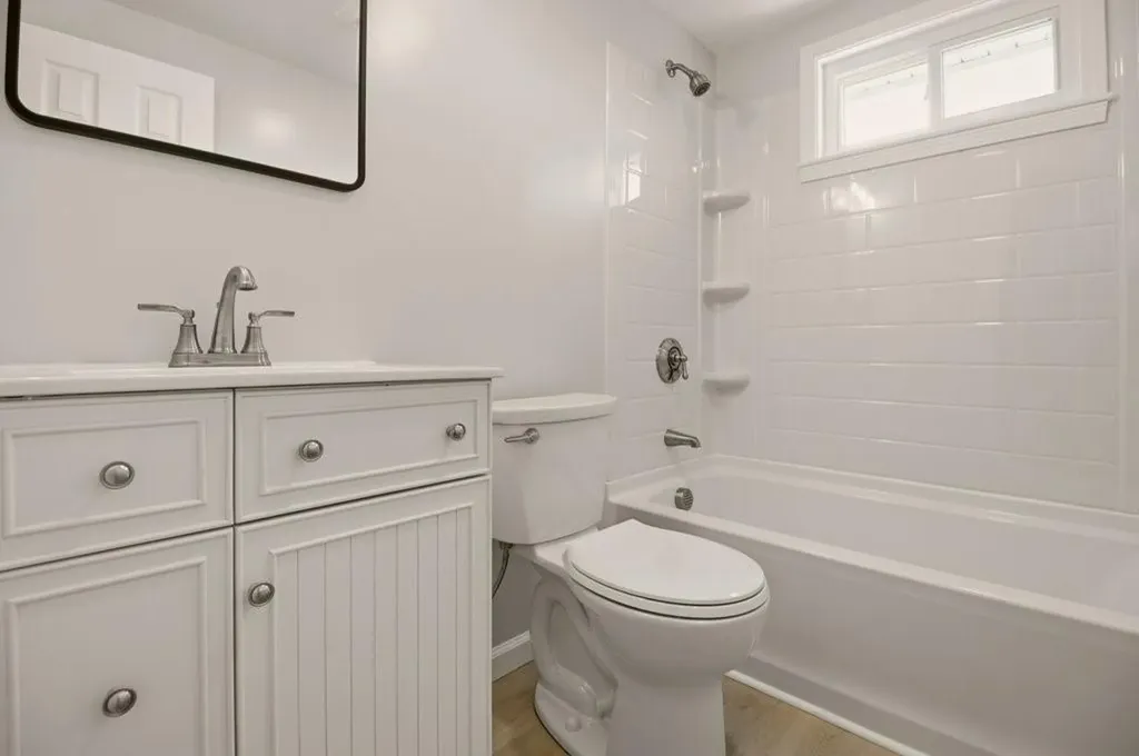 55 Mixter Street Middletown RI 02842