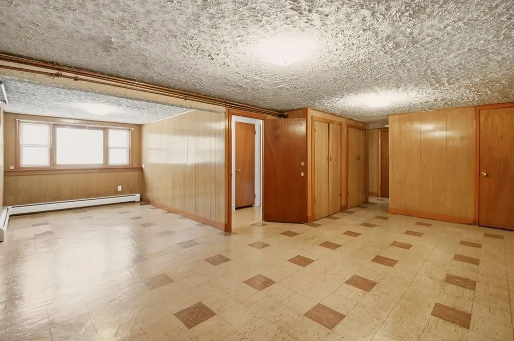55 Mixter Street Middletown RI 02842
