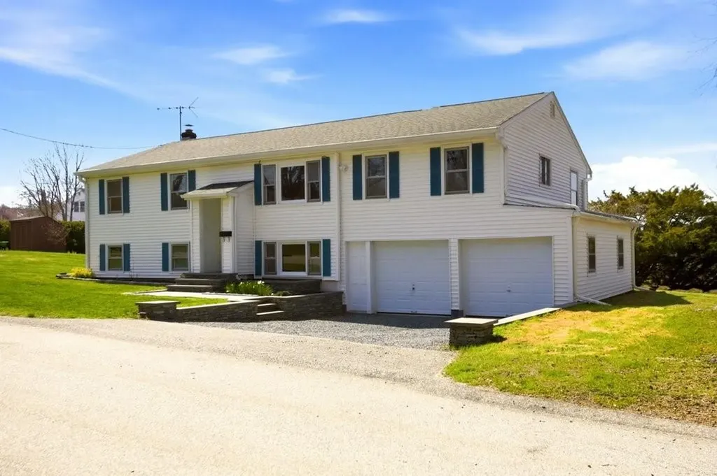 55 Mixter Street Middletown RI 02842