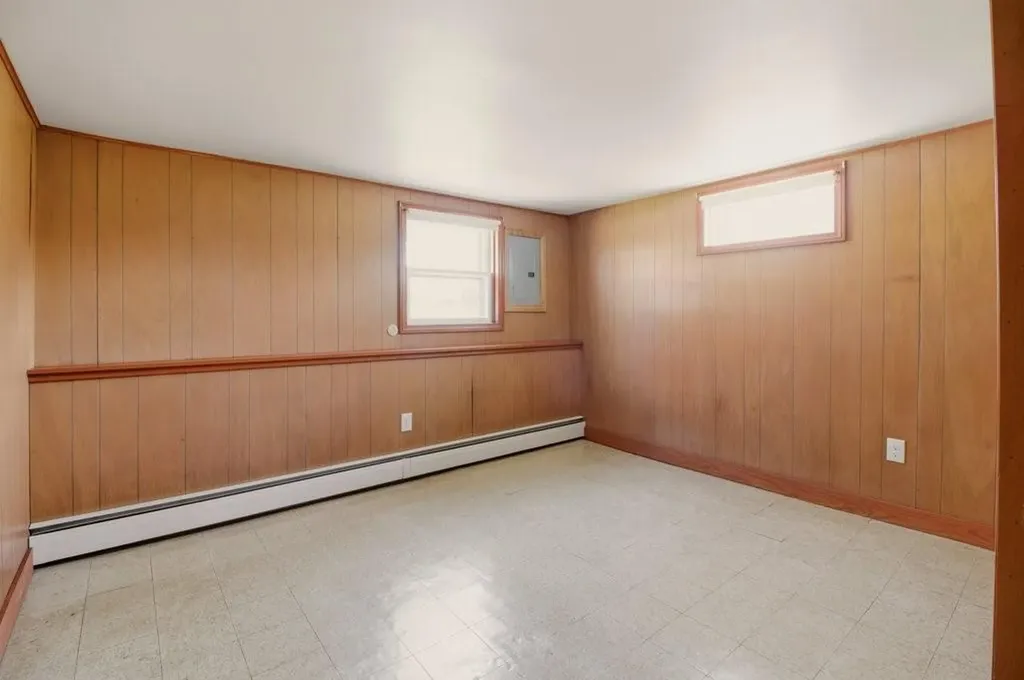 55 Mixter Street Middletown RI 02842
