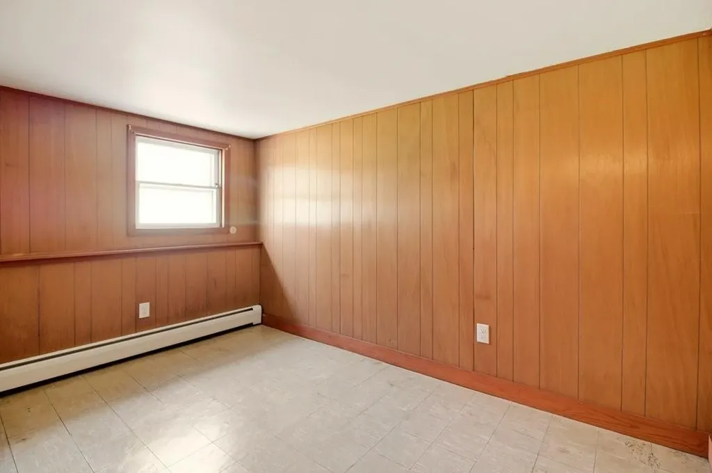 55 Mixter Street Middletown RI 02842