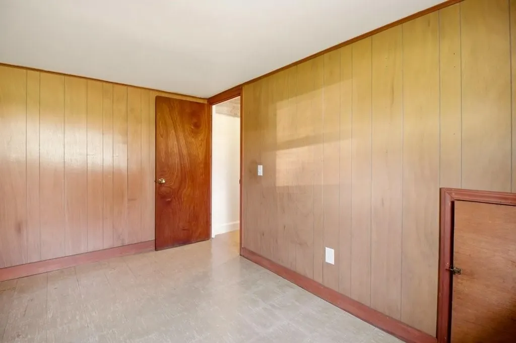 55 Mixter Street Middletown RI 02842