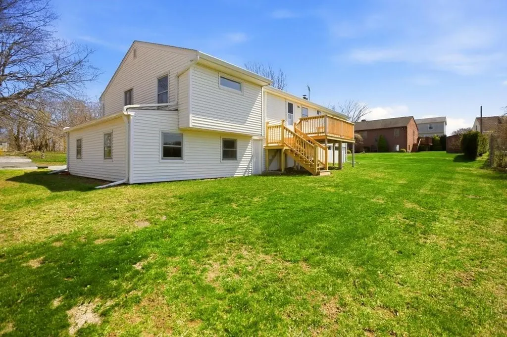 55 Mixter Street Middletown RI 02842