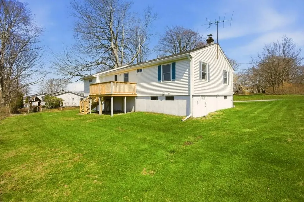 55 Mixter Street Middletown RI 02842
