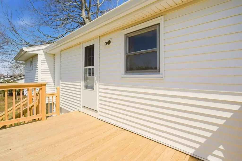 55 Mixter Street Middletown RI 02842