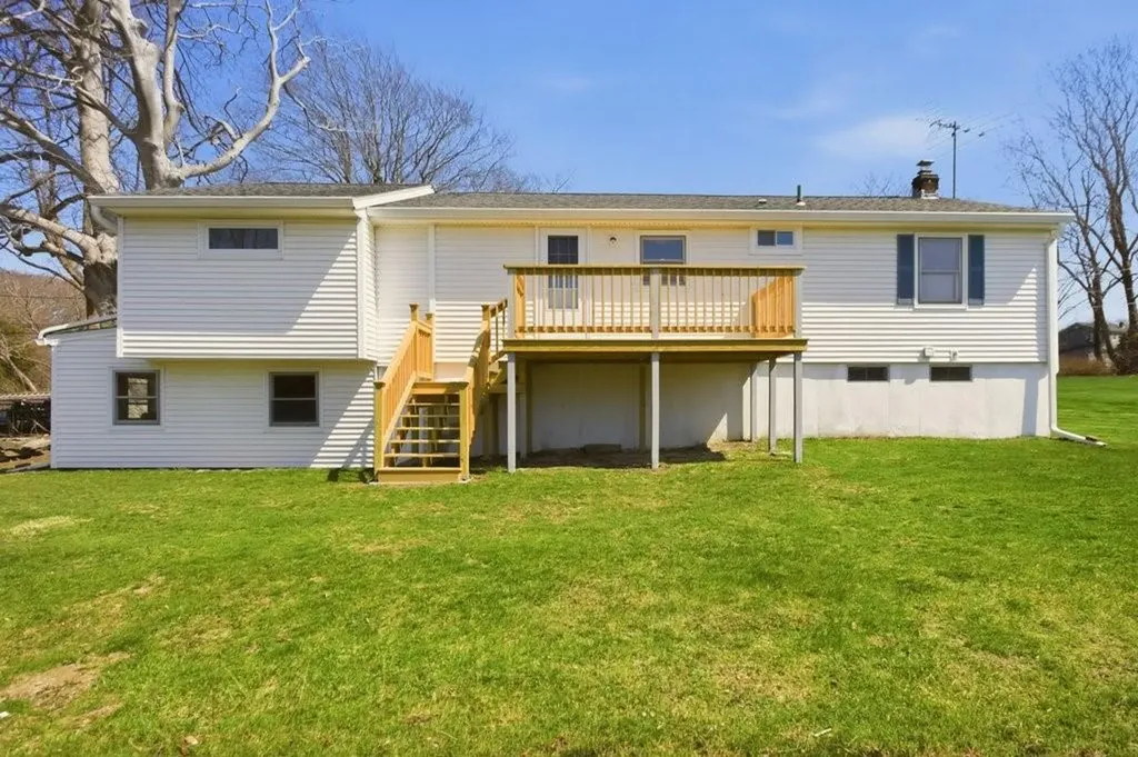 55 Mixter Street Middletown RI 02842