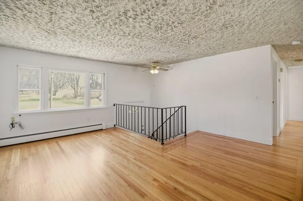 55 Mixter Street Middletown RI 02842