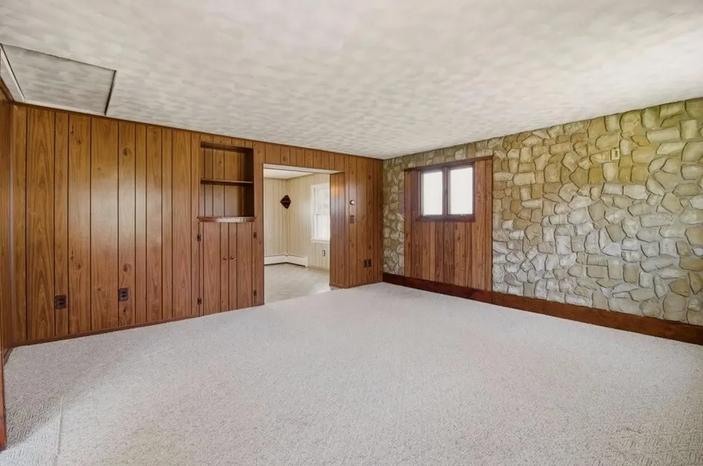 55 Mixter Street Middletown RI 02842