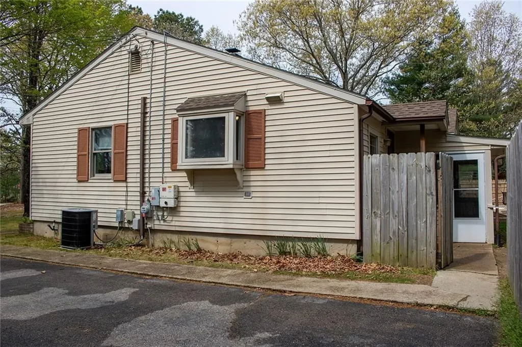 27 Club House Road Coventry RI 02816