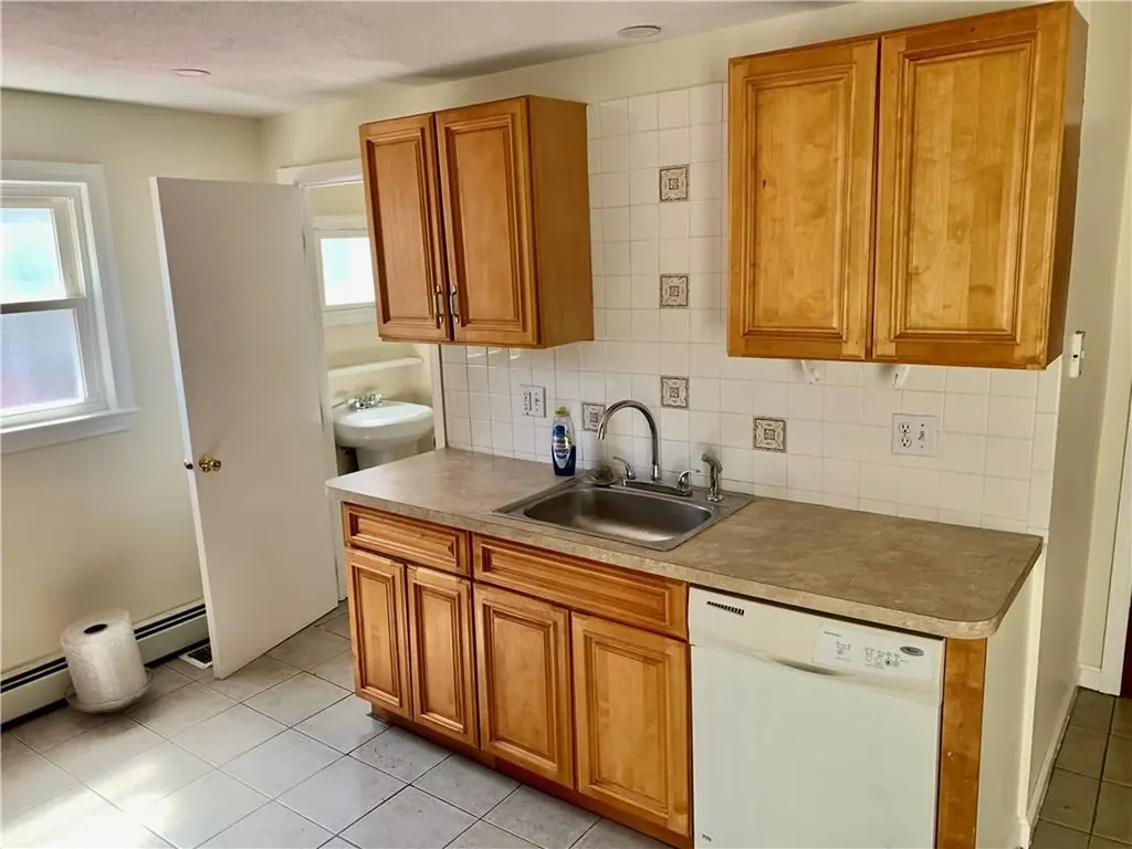 116 Summer Street Lincoln RI 02838