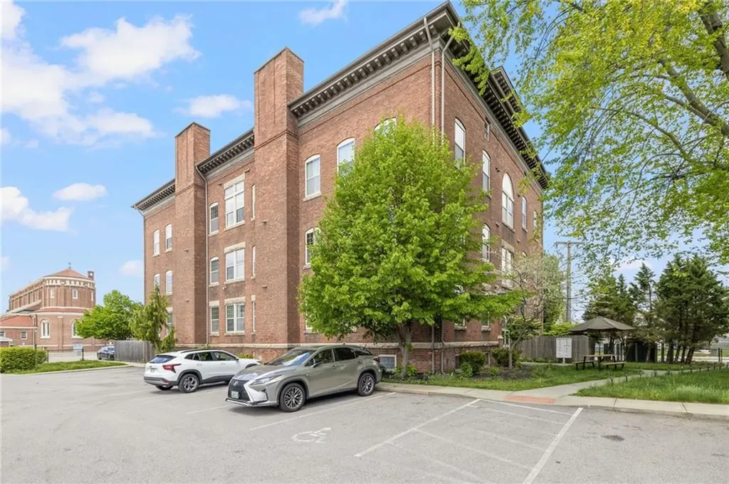 39 Webster Street Pawtucket RI 02860