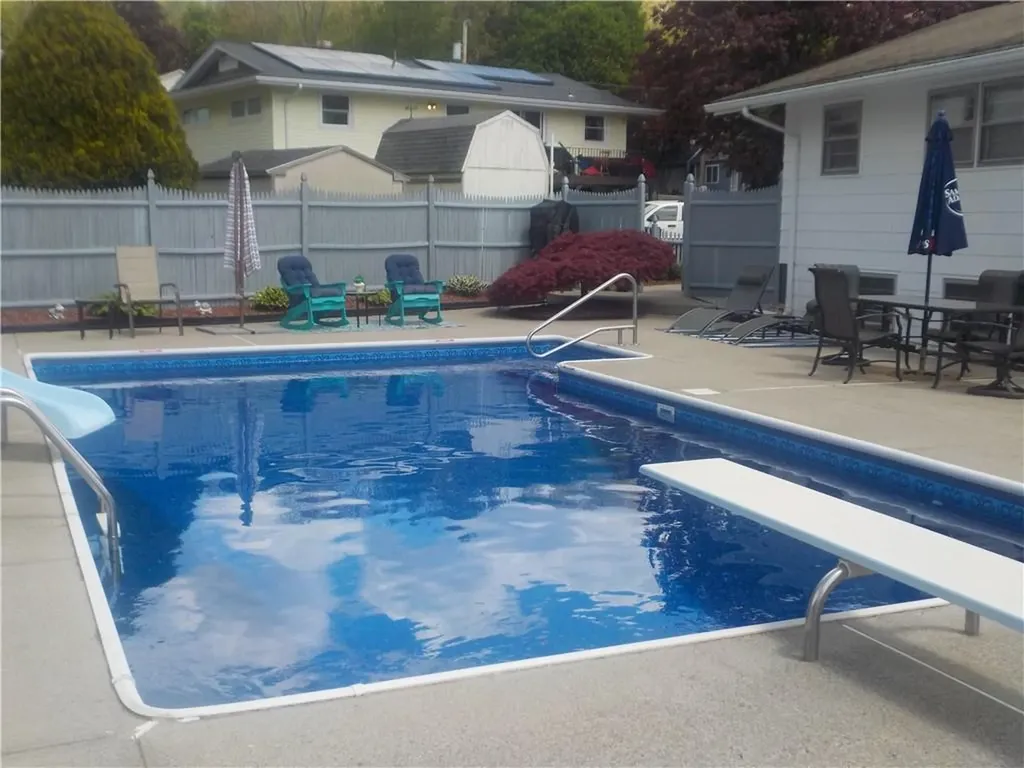 72 Wayne Road Woonsocket RI 02895