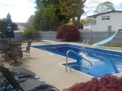 72 Wayne Road Woonsocket RI 02895