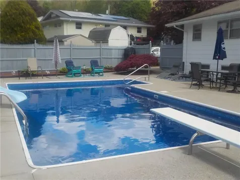 72 Wayne Road Woonsocket RI 02895