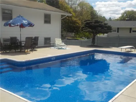 72 Wayne Road Woonsocket RI 02895