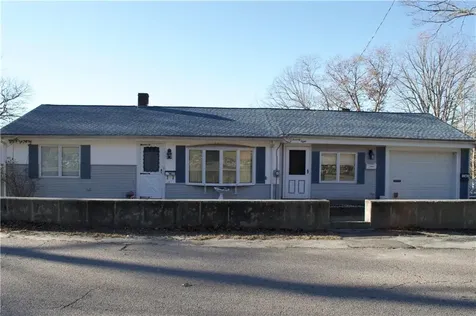 78 Edgewater Drive Blackstone MA 01504