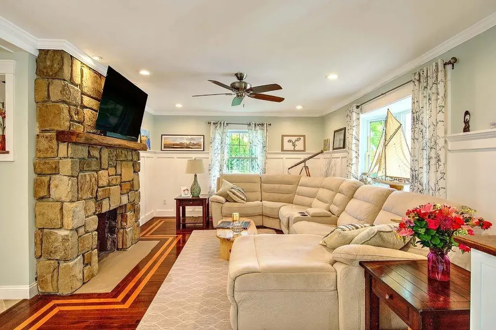 46 Channing Road Narragansett RI 02882