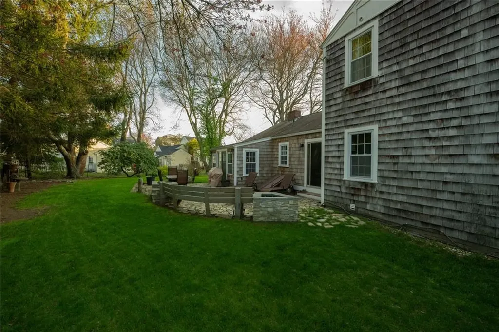 46 Channing Road Narragansett RI 02882