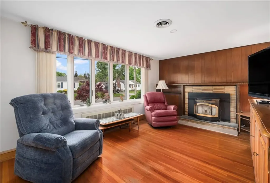 45 Barren Hill Drive Warwick RI 02886