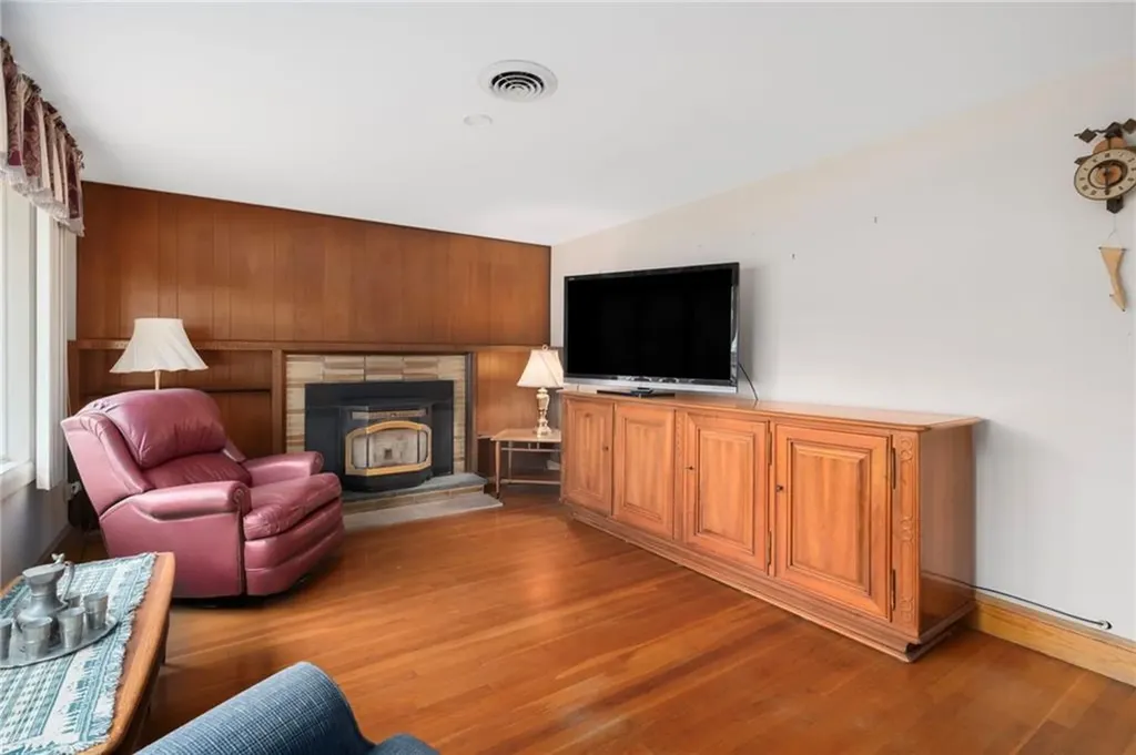 45 Barren Hill Drive Warwick RI 02886