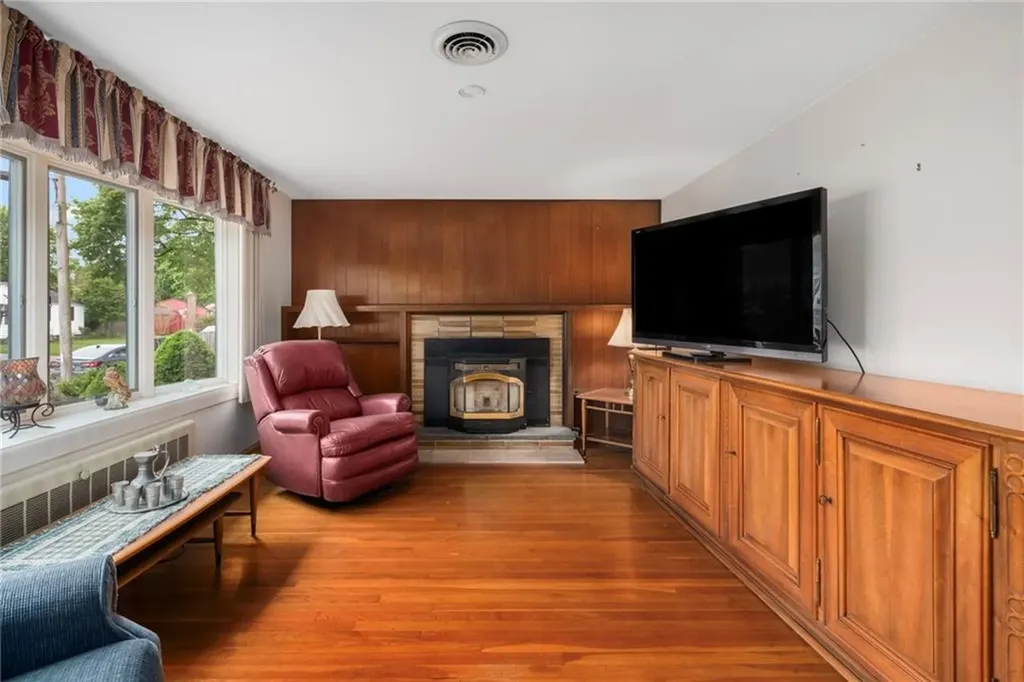 45 Barren Hill Drive Warwick RI 02886