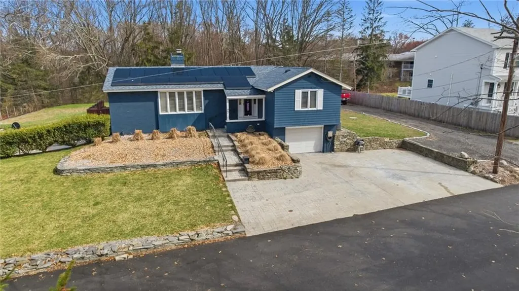 77 Woodlawn Avenue North Providence RI 02904