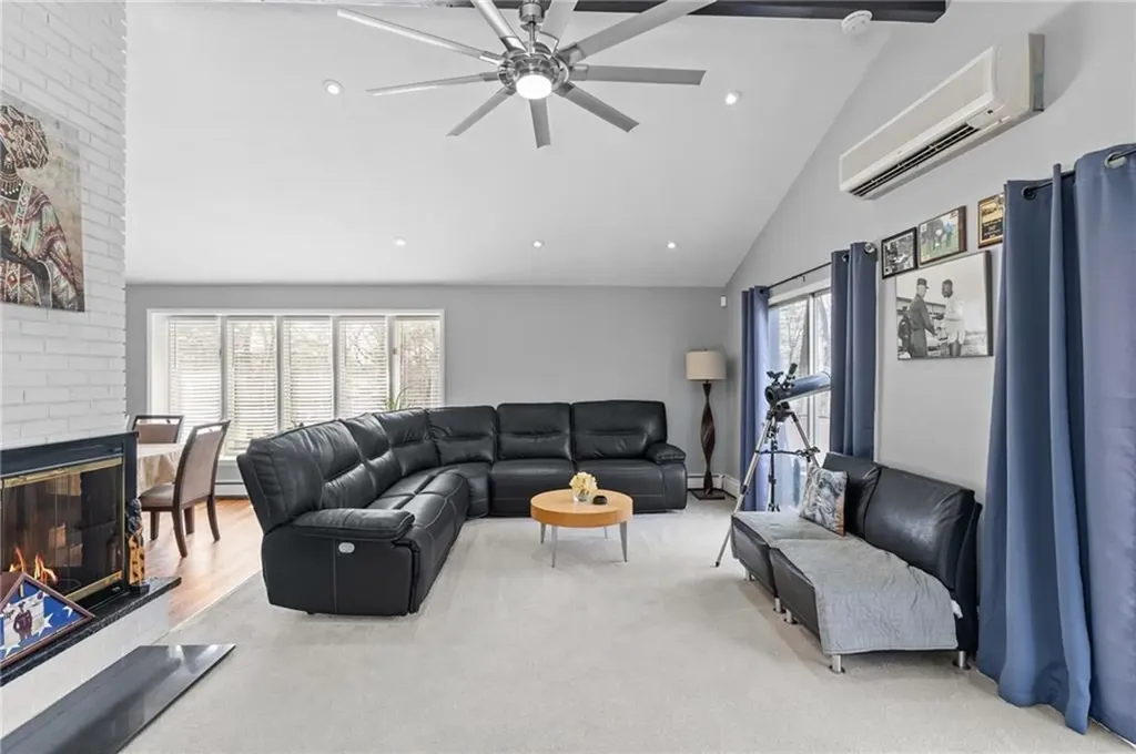 77 Woodlawn Avenue North Providence RI 02904