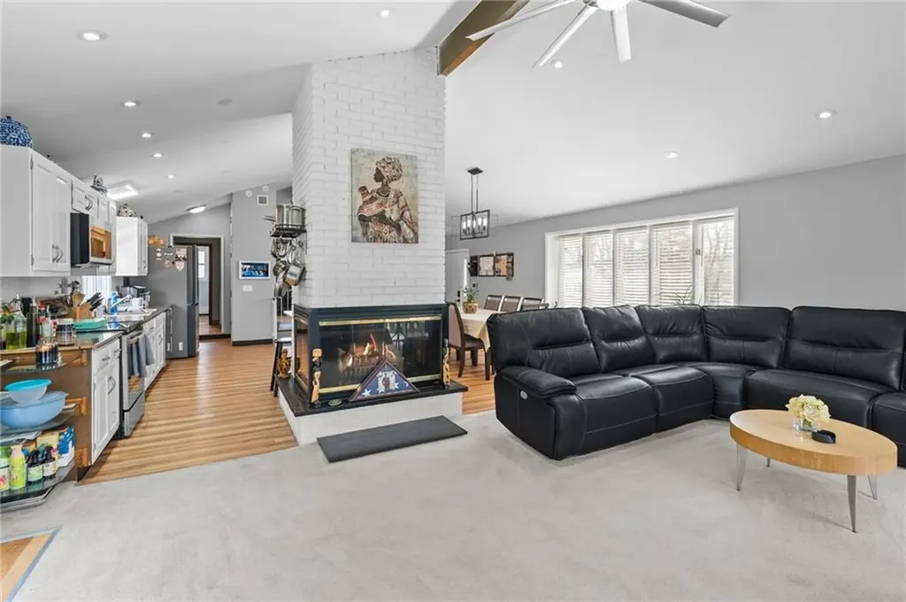 77 Woodlawn Avenue North Providence RI 02904
