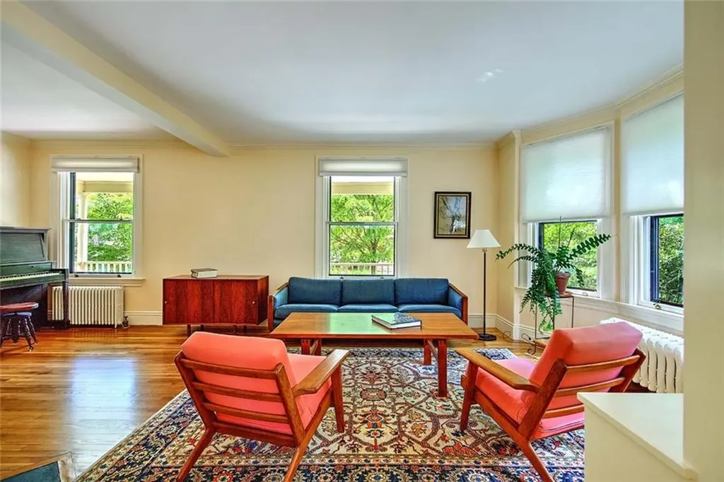 22 Irving Avenue Providence RI 02906