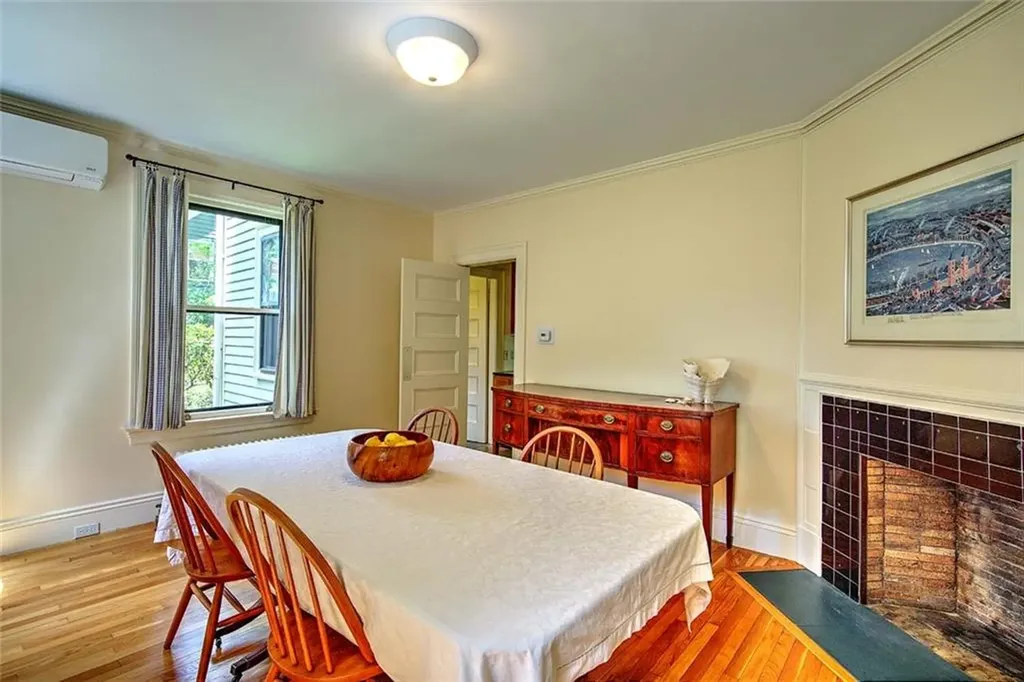22 Irving Avenue Providence RI 02906