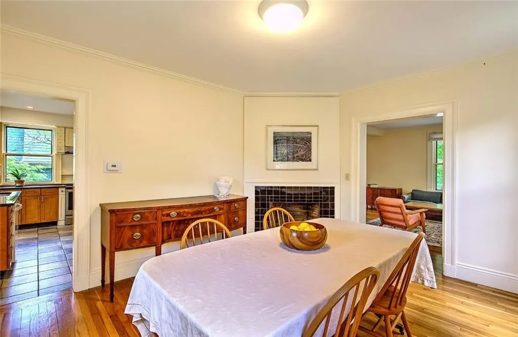 22 Irving Avenue Providence RI 02906