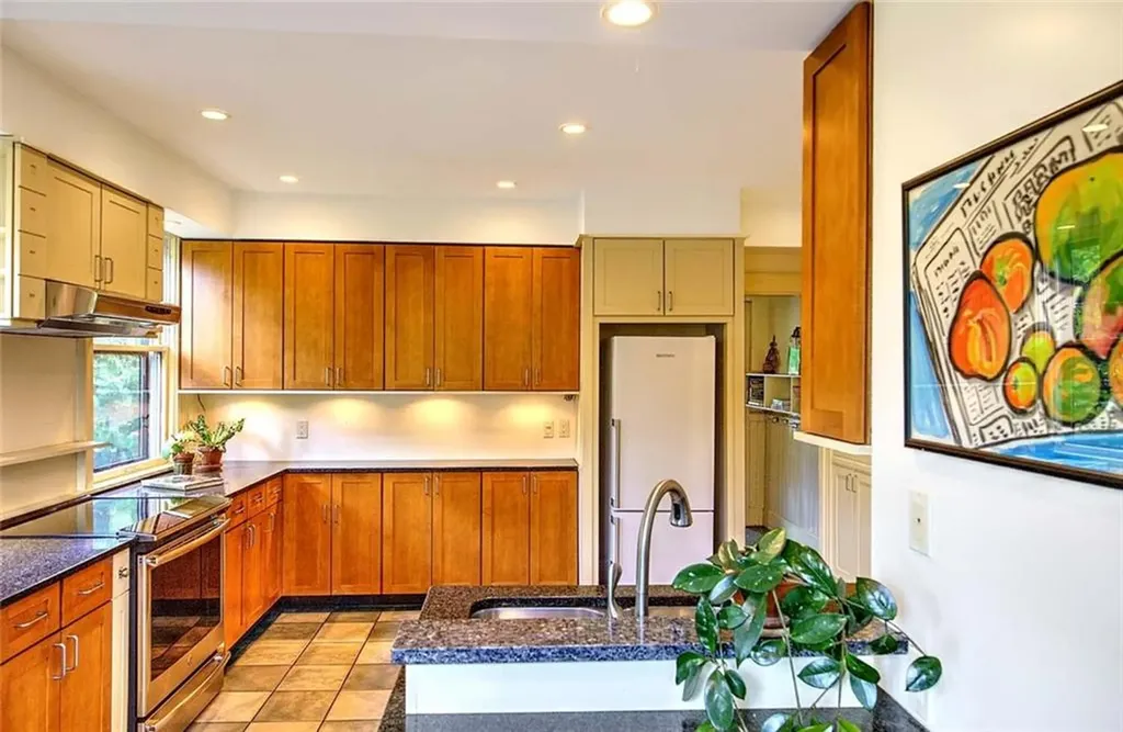 22 Irving Avenue Providence RI 02906