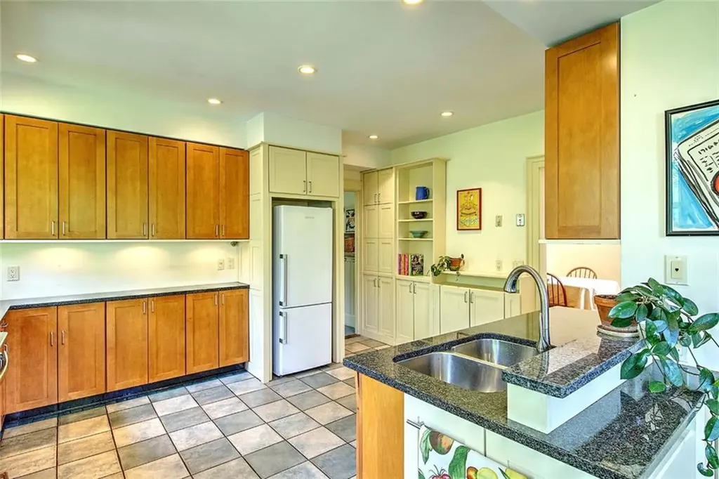 22 Irving Avenue Providence RI 02906