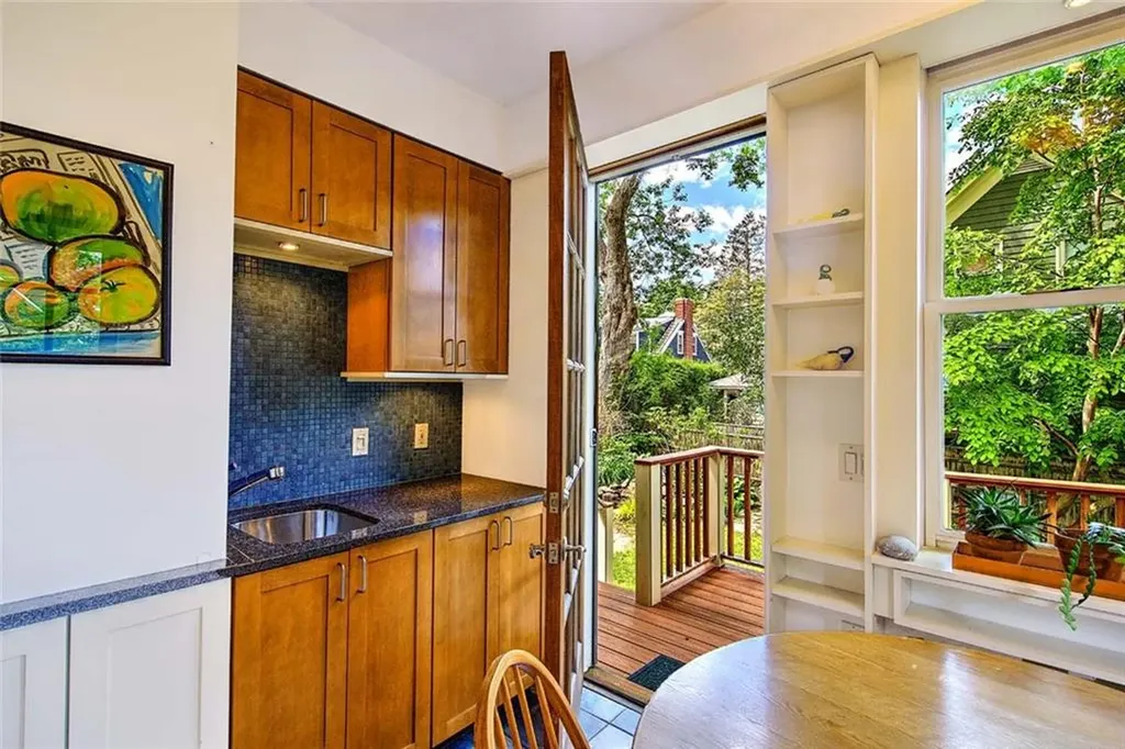 22 Irving Avenue Providence RI 02906