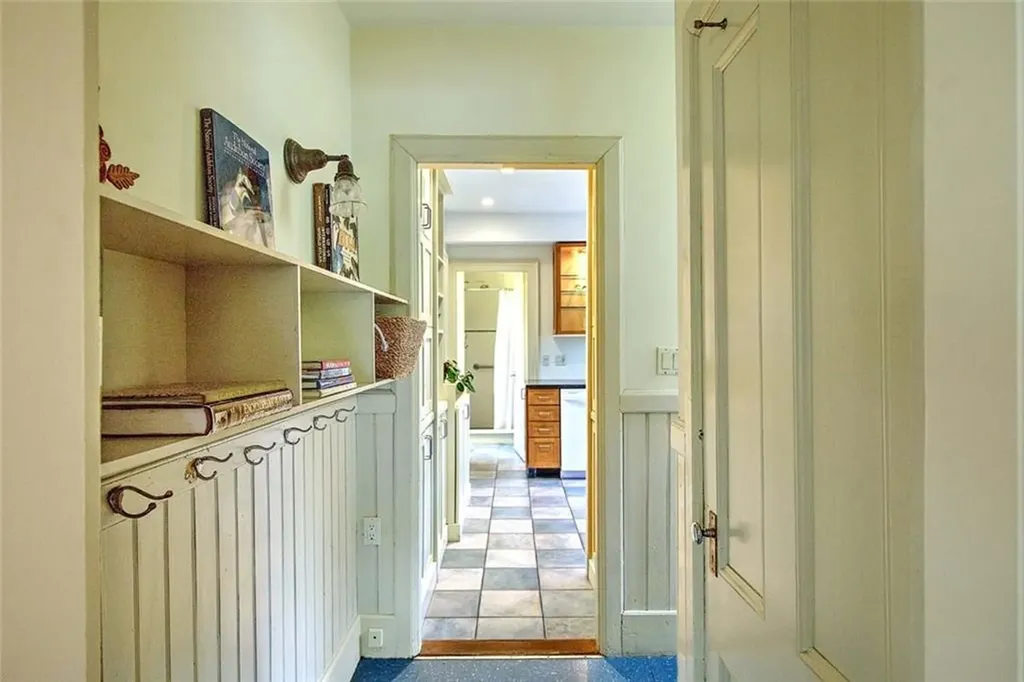 22 Irving Avenue Providence RI 02906