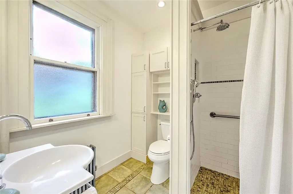 22 Irving Avenue Providence RI 02906