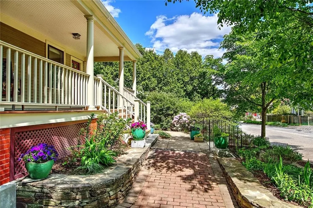 22 Irving Avenue Providence RI 02906
