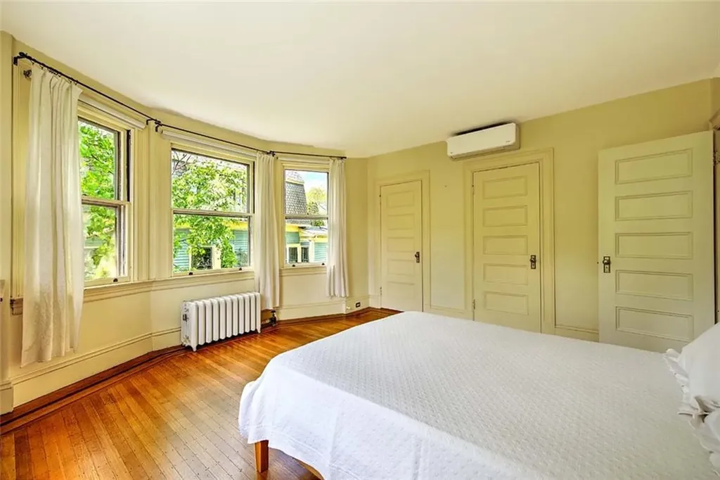 22 Irving Avenue Providence RI 02906
