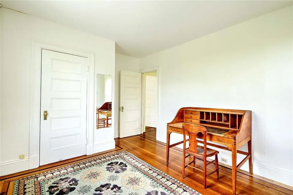 22 Irving Avenue Providence RI 02906
