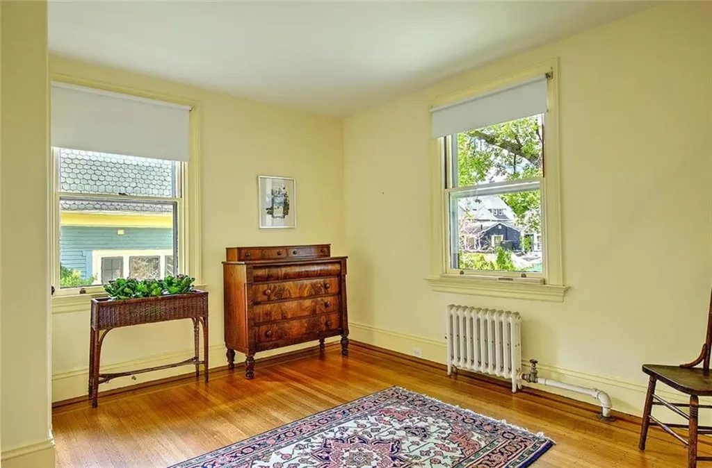 22 Irving Avenue Providence RI 02906