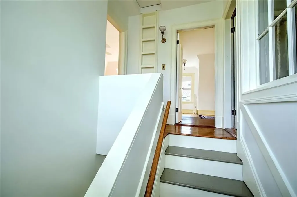 22 Irving Avenue Providence RI 02906