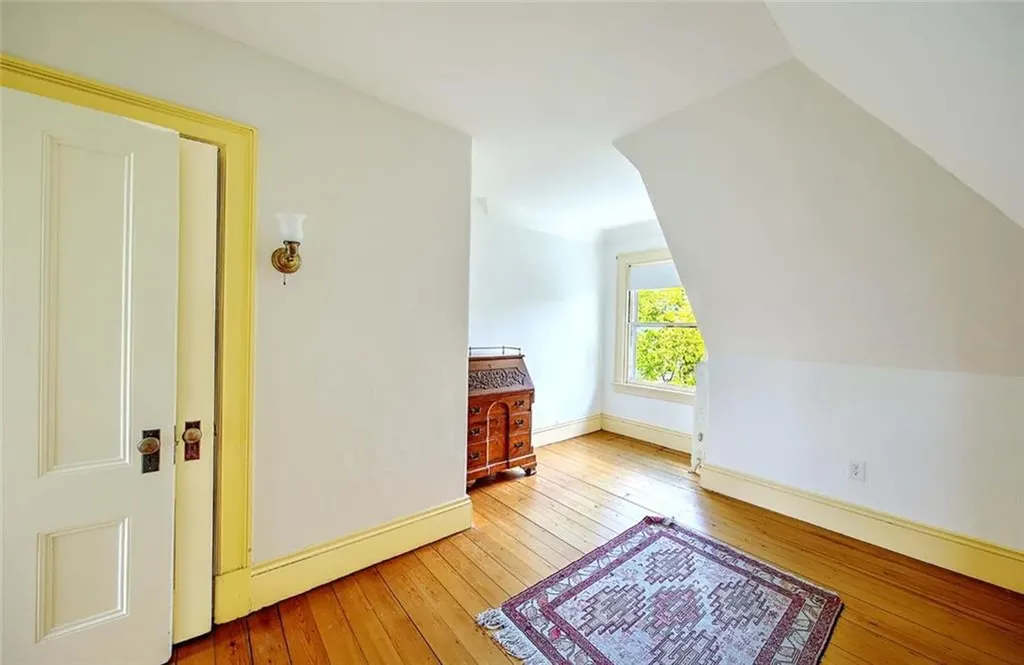 22 Irving Avenue Providence RI 02906