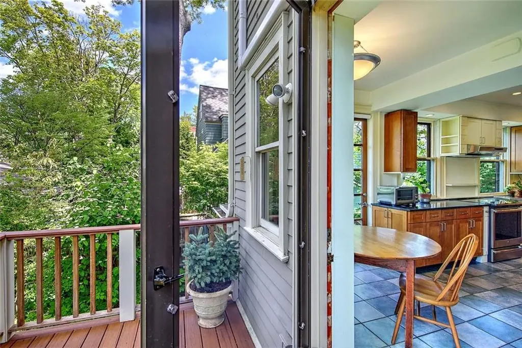 22 Irving Avenue Providence RI 02906